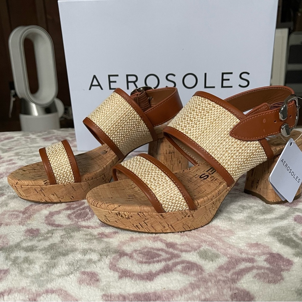 AEROSOLES Camera Tan and Brown Cork Platform Sandals Raffia